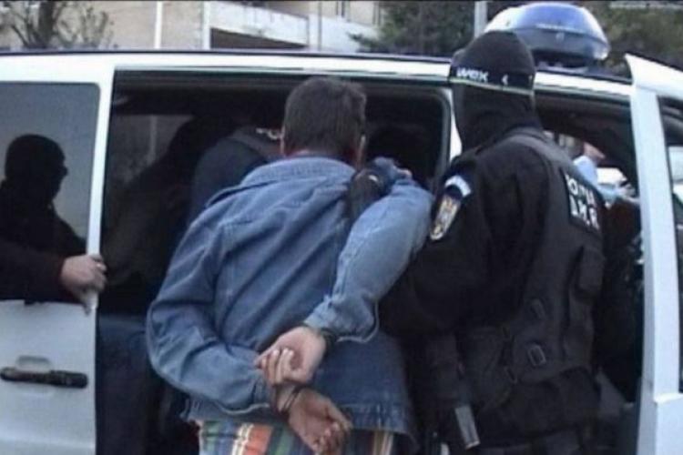 Bărbat urmărit național pentru trafic de droguri, depistat la Cluj-Napoca