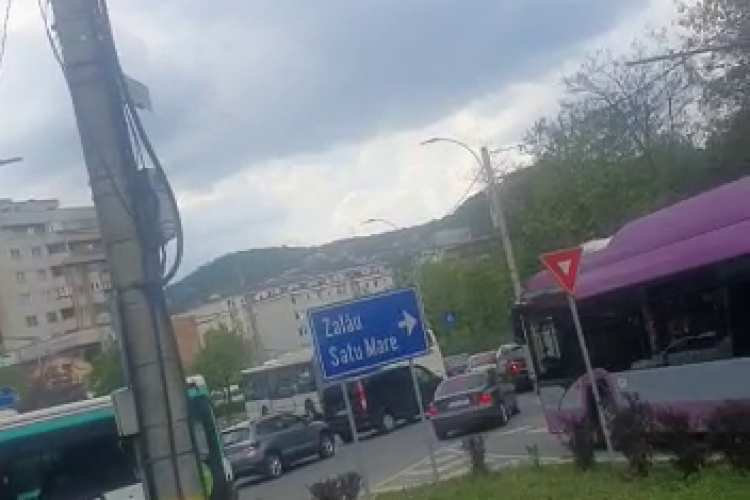Pană de curent în Mănăștur! Troleibuzele au rămas paralizate - VIDEO   
