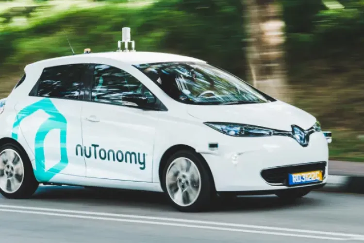 Prezentul ca în filmele SF. China introduce taxiul fără șofer