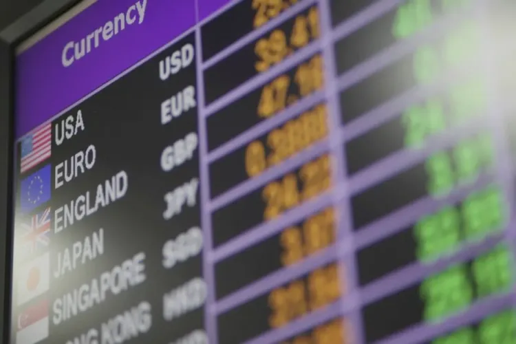 Curs valutar BNR, 4 mai 2022. Cât costă un euro astăzi