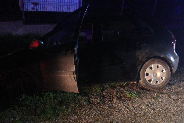 Cluj: Un șofer grăbit, a „zburat” de pe carosabil. Tânărul a ajuns la spital