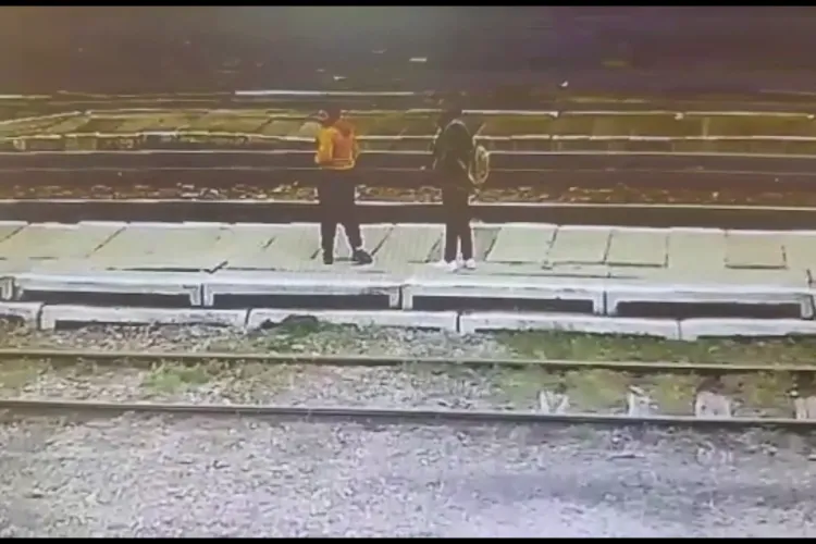 Minora plecată de acasă a fost găsită. A bătut tot județul și a fost găsită la o stână cu un bărbat - VIDEO