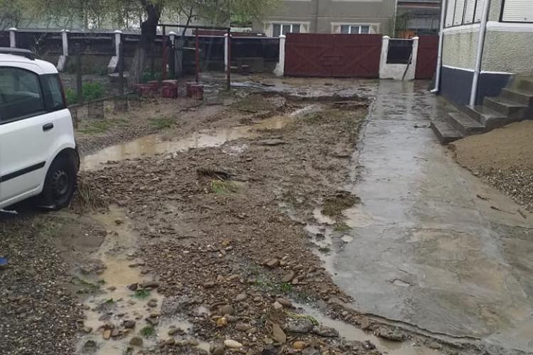 Inundații în mai multe localități din Cluj, în a doua zi de Paște - FOTO