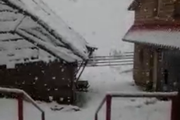 Ninge la munte în județul Cluj. S-a întors iarna cu Zăpada mieilor - VIDEO