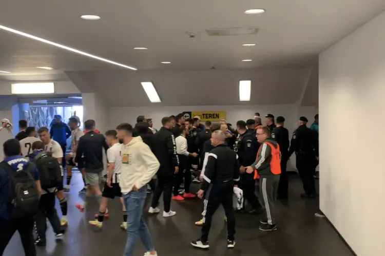 Bătaie între fotbaliști la meciul U Cluj - Slobozia - VIDEO