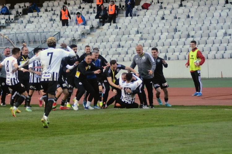 Erik Lincar după succesul cu Petrolul: „Le-am zis jucătorilor înainte de meci că trebuie să joace ca niște campioni. Pentru mine sunt campioni!”