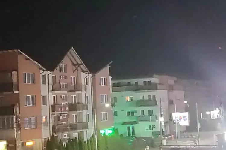Floresti - Ciobanii s-au plimbat noaptea cu oile prin centrul comunei - FOTO