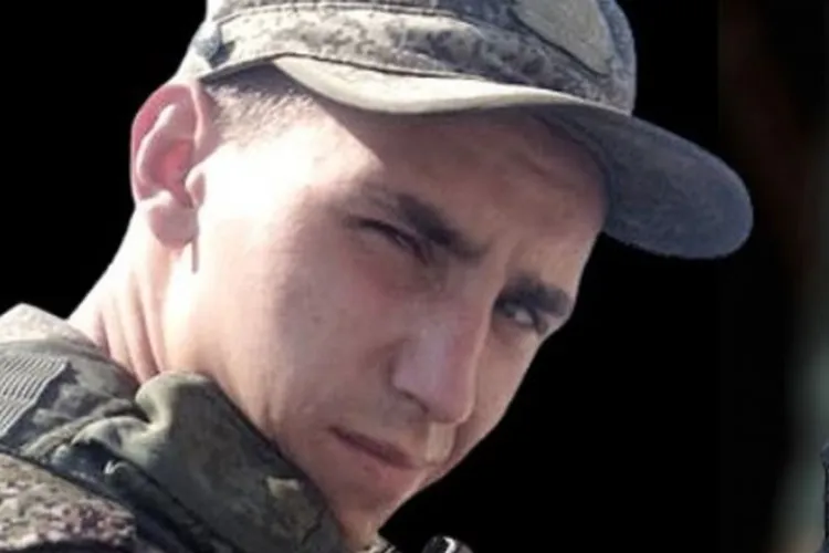 A fost arestat soldatul rus căruia soția i-a dat voie să violeze femei în Ucraina   