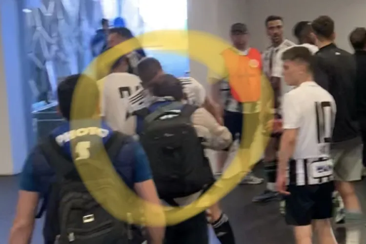 Fotoreporter Știri de Cluj, agresat de jucătorii „U” Cluj - VIDEO