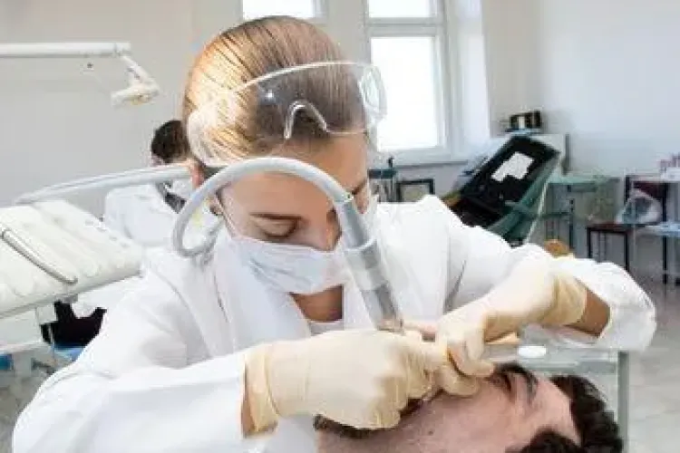 Medicii dentisti din Cluj, in topul preferintelor romanilor
