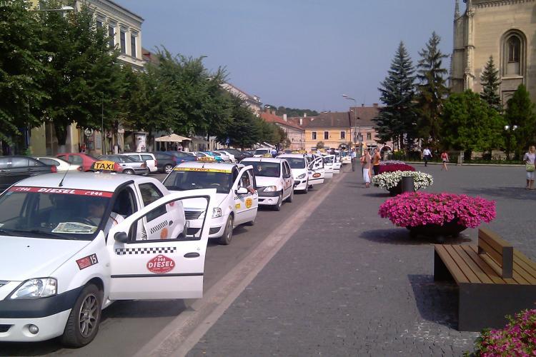 "Vanatoare" de taximetristi care parcheaza neregulamentar in Cluj Napoca!