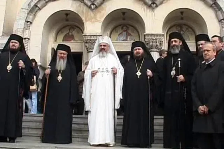Adunarea Eparhiala a Arhiepiscopiei Clujului s-a intrunit! In unanimitate s-a hotarat ca pe lista sa ramana doar cei doi ierarhi propusi ieri - VIDEO