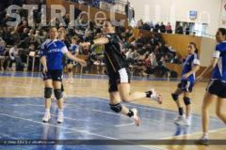 Egal in derby-ul campionatului de handbal feminin: U Jolidon-Oltchim 31-31