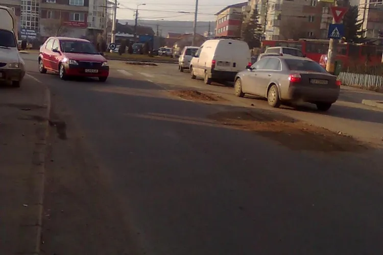 Bataie de joc! E.ON Gaz a spart de trei ori strada Campului, reabilitata in 2010! Primaria a aplicat amenzi - FOTO