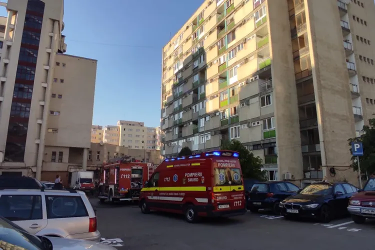 Incendiu pe strada Bucegi. Intervenția a fost la etajul 7 - VIDEO