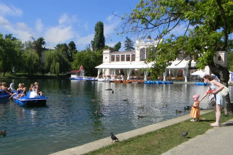 Președintele țării face jogging în Parcul Central din Cluj-Napoca: ”Un început de zi activ în Kolozsvar” - FOTO   