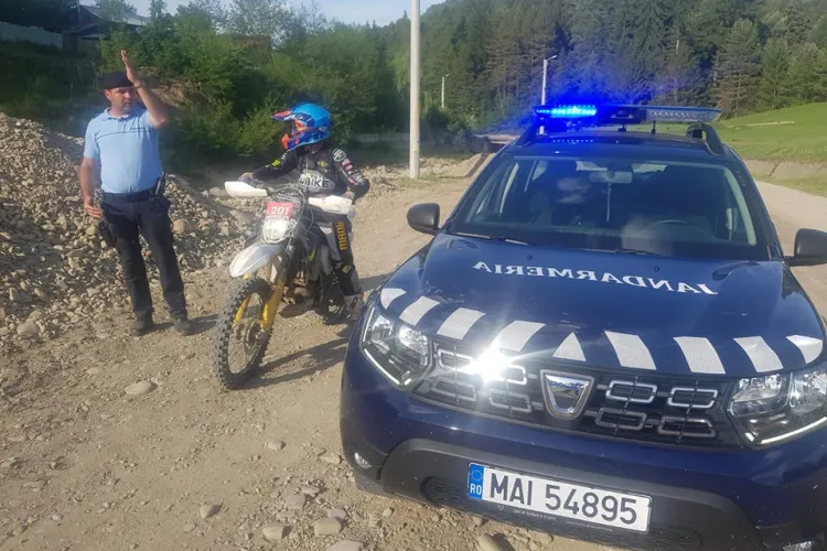 Un motociclist din Cluj-Napoca s-a rătăcit la o competiție Enduro din Bacău - FOTO   