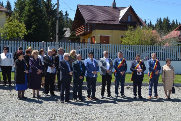 Școală din Beliș inaugurată cu preot, politicieni, șeful de post, dar fără elevi, adică beneficiarii proiectului - FOTO   