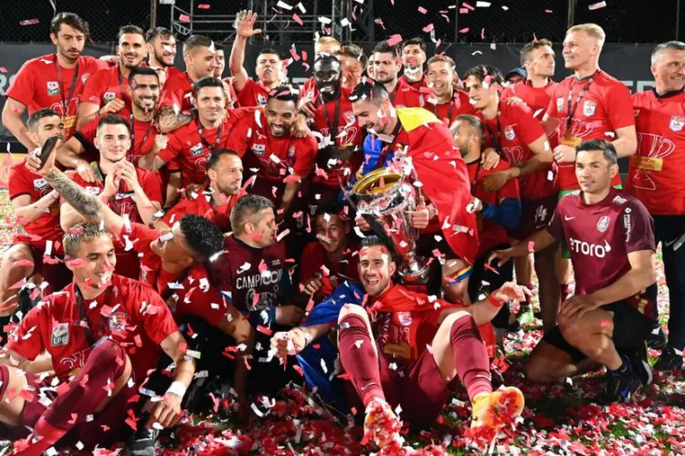 Primarul Emil Boc i-a felicitat pe jucătorii de la CFR Cluj: „Respect campionilor și întregii echipe”