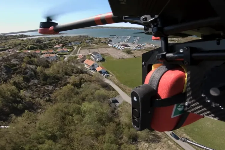 Un grup de studenți clujeni au început un proiect revoluționar pentru sistemul medical: Dotarea serviciilor medicale de urgență cu drone