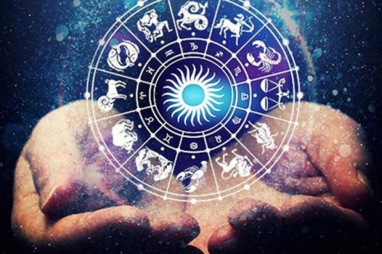 Horoscop 15 mai: Racii vor avea parte de o ieșire în doi de neuitat