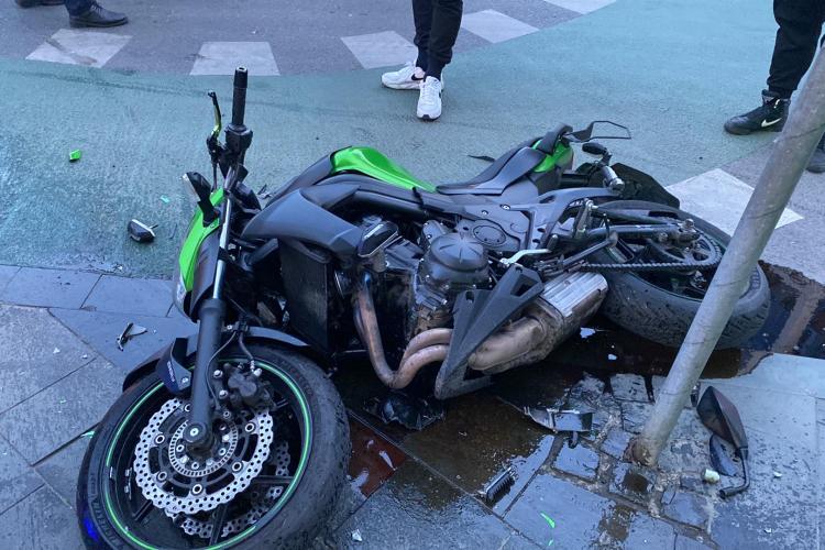 Accident rutier la Turda între o mașină și un motociclist