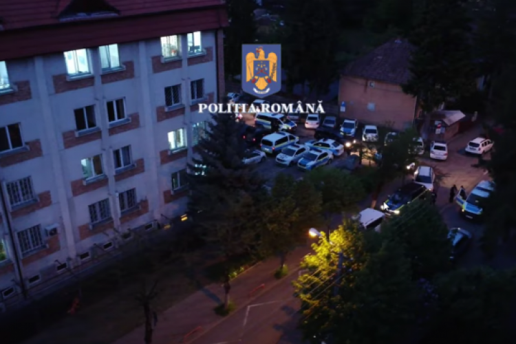 VIDEO - Polițiști din șase județe au percheziționat zeci de domicilii din județul Bistrița-Năsăud și Bihor într-un dosar de evaziune fiscală 