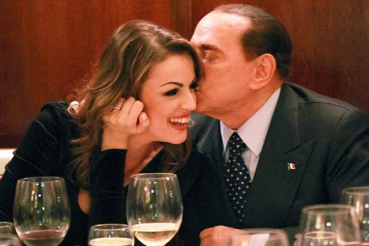 Fost premier italian, acuzat că ar fi folosit tinere drept „sclave sexuale