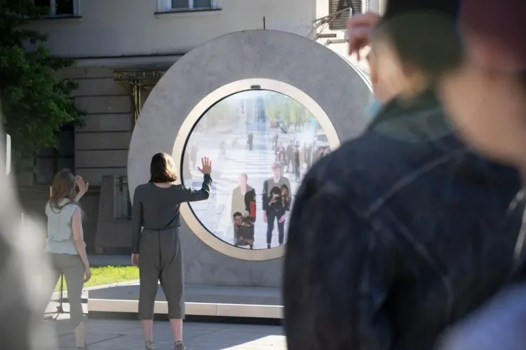 Un portal digital amplasat în Piața Unirii va conecta municipiul Cluj-Napoca cu alte patru orașe din Europa 