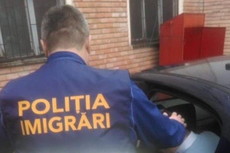26 de cetățeni străini au rămas cu vizele revocate, după ce au fost depistați la muncă ilegală de polițiștii clujeni
