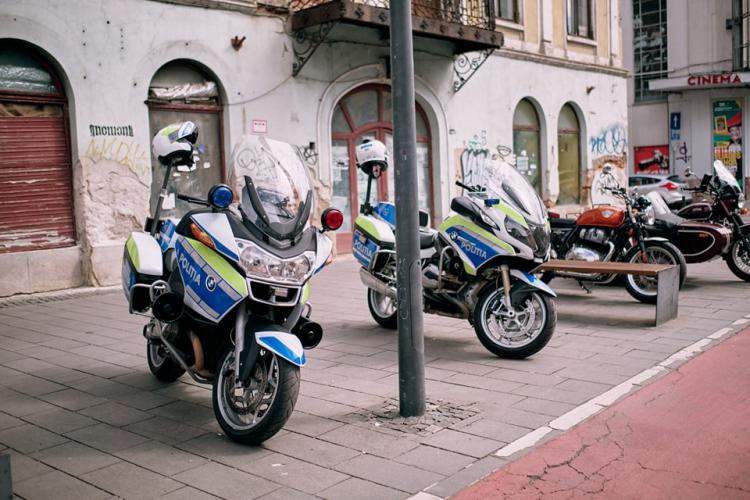 După ce i-au amendat că nu au extinctor și trusă medicală, motocicliștii s-au CONFRUNTAT cu Poliția Rutieră - FOTO   
