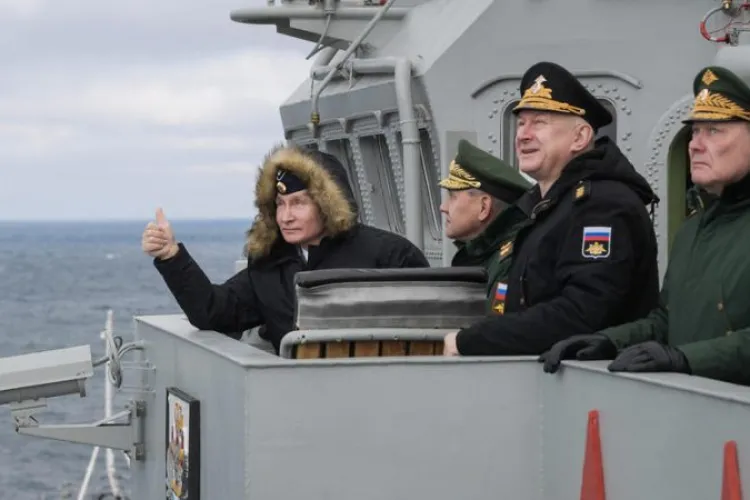 VIDEO - Amenințare „tipic rusească”: Flota rusă din Pacific începe exerciții navale la care participă peste 40 de nave de război