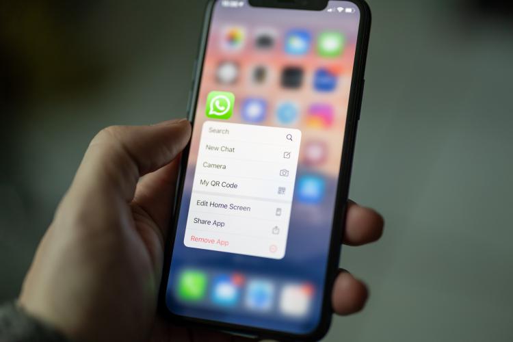 Două miliarde de utilizatori de telefoane mobile riscă să-și piardă accesul la WhatsApp
