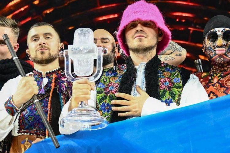 Trofeul Eurovison, câștigat de trupa Kalush Orchestra din Ucraina, vândut cu 900.000 de dolari. Ce vor face cu banii 