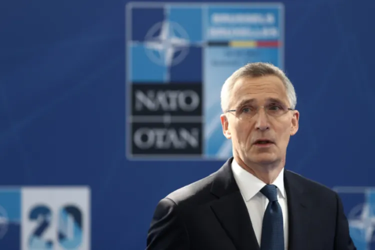 Secretarul general al NATO, Jens Stoltenberg, participă vineri la Summit-ul B9 organizat în România