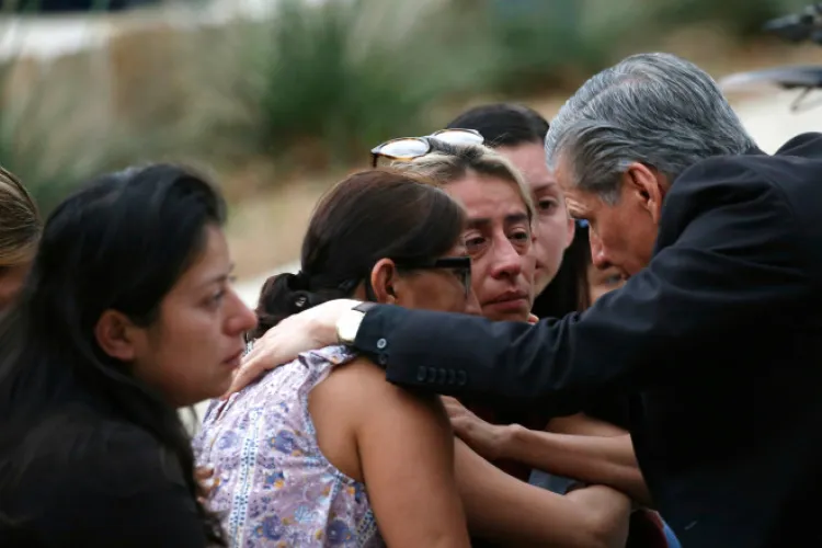 O fetiță de 11 ani s-a mânjit cu sângele prietenei şi s-a prefăcut moartă, pentru a supraviețui masacrului din Texas