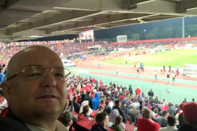 Emil Boc, suporter înflăcărat la returul barajului Dinamo București-Universitatea Cluj: „Aveți respectul tuturor clujenilor”