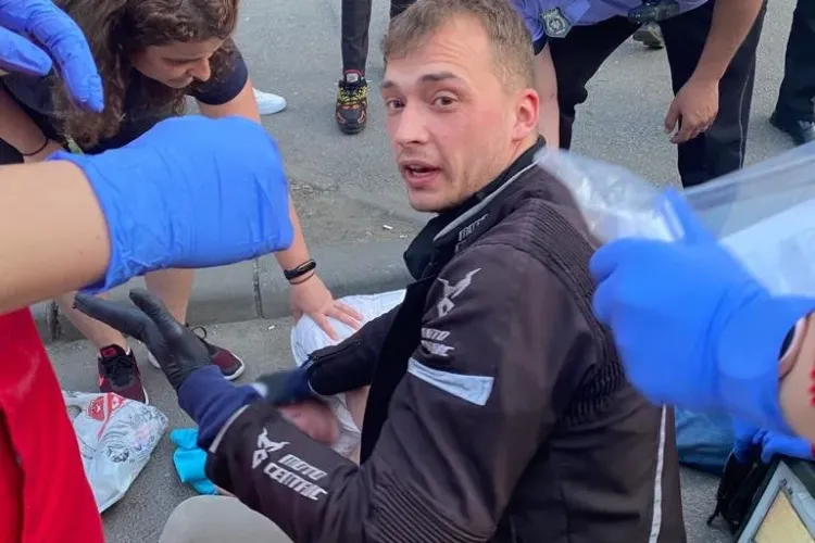 Felicitări unui pompier clujean! A sărit de pe motocicletă și i-a acordat ajutor unui pieton - FOTO 