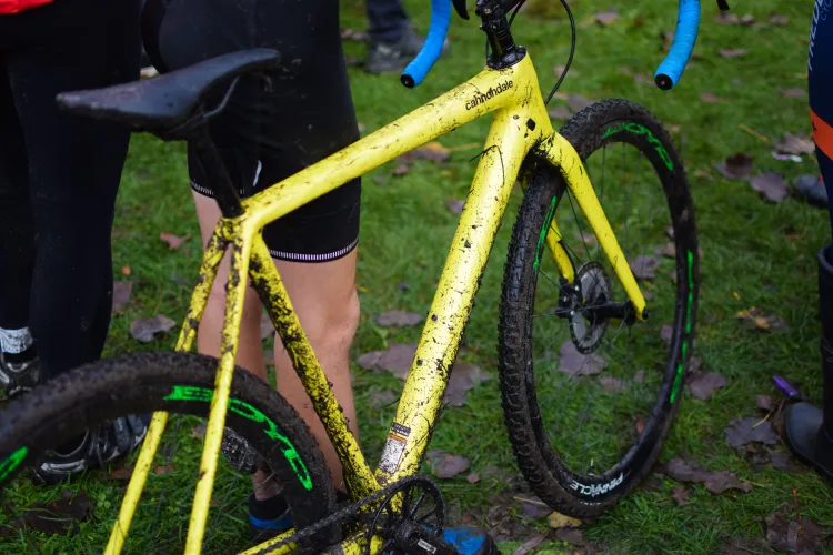 Cluj: Un șofer beat a lovit un copil aflat pe bicicletă. Minorul a fost rănit