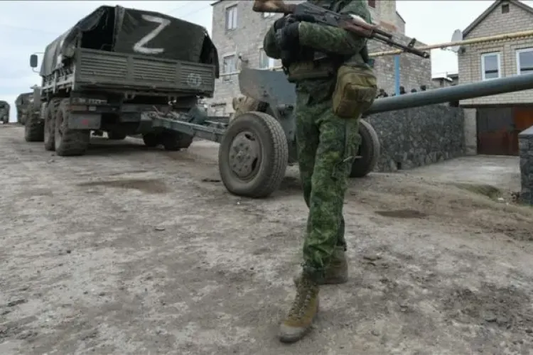 Soldat rus, trimis cu forța în prima linie, și-a amenințat cu moartea generalul: „Hai, împuşcă-mă, sărim în aer împreună