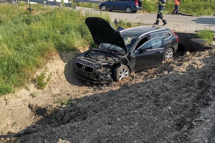 Accident grav la Jucu! Au fost implicate trei autoturisme - FOTO