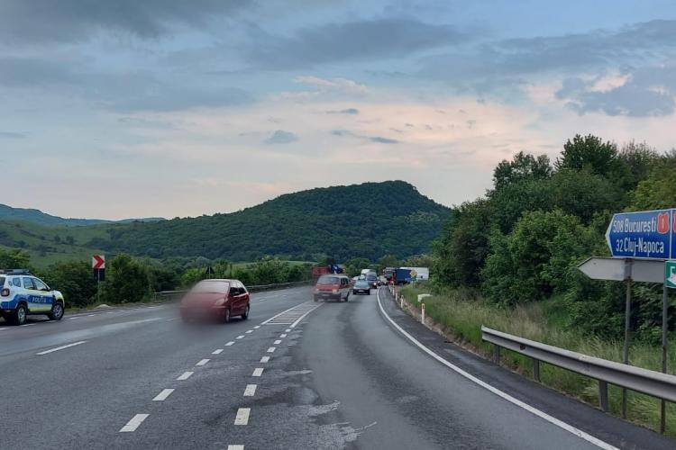 TIR scăpat de sub control pe DN1, la Dumbrava, între Oradea și Cluj-Napoca - FOTO