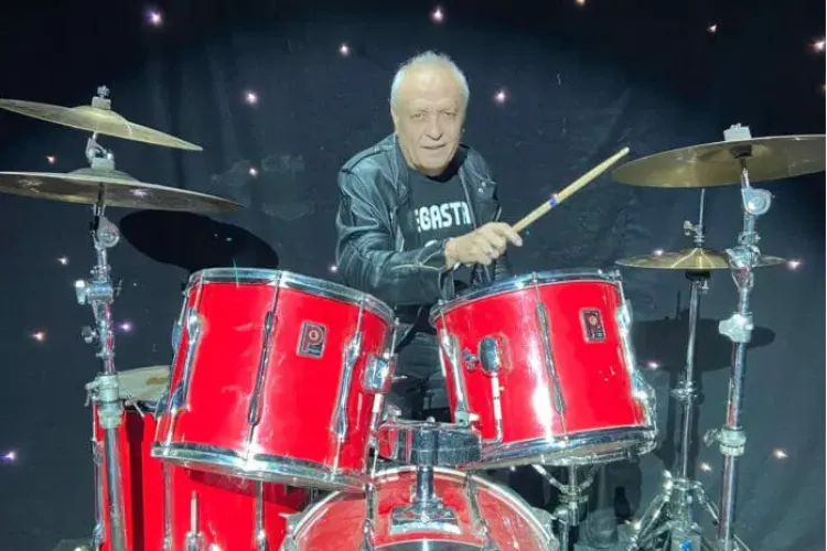 S-a stins din viață Leluț Vasilescu, toboșarul formației Compact. Clujeanul a fost 40 de ani alături de trupa sa de suflet