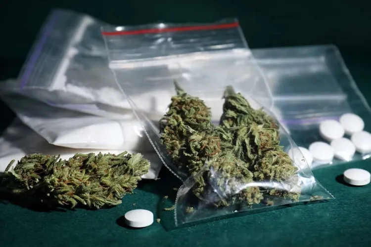 Cifre DURE: 8,2% dintre elevi s-au drogat cel puțin o dată în ultimul an   