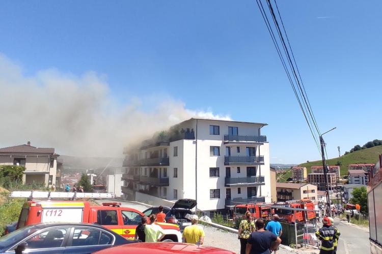 Incendiul de la blocul din Florești ar fi pornit de la un grătar electric lăsat nesupravegheat. ISU Cluj încă nu confirmă oficial