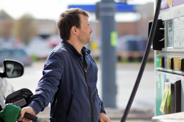 VIDEO - Nicolae Ciucă, despre prețul carburanților: „Soluția” este compensarea în sumă fixă de 0,50 lei, aplicată direct la pompă 