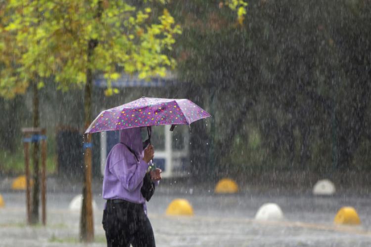 Cod Galben de ploi torențiale, vijelii şi grindină până duminică seara, în Cluj și în alte 24 de judeţe