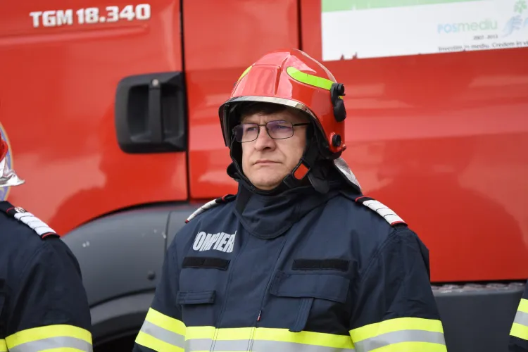 Clujean de ISPRAVĂ! Aflat în concediu, a salvat două persoane de la moarte sigură dintr-o casă cuprinsă de foc - FOTO   