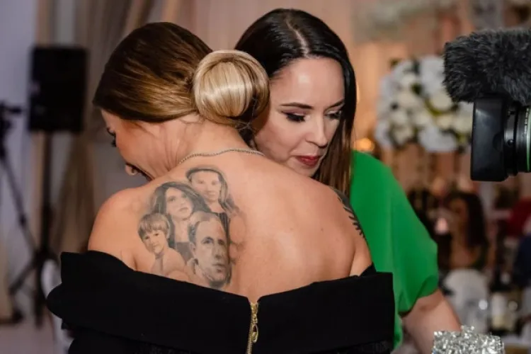 Anamaria Prodan și-a acoperit tatuajul cu chipul lui Reghecampf. Lângă cei trei copii ai săi stă acum o altă imagine