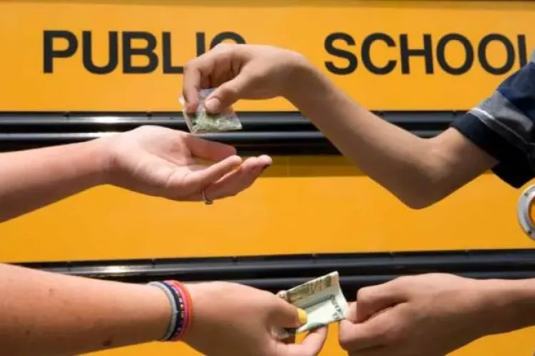 Vârsta de debut în consumul de droguri a scăzut dramatic, la 10-12 ani: „România nu e în stare să trateze minorii dependenți de droguri”